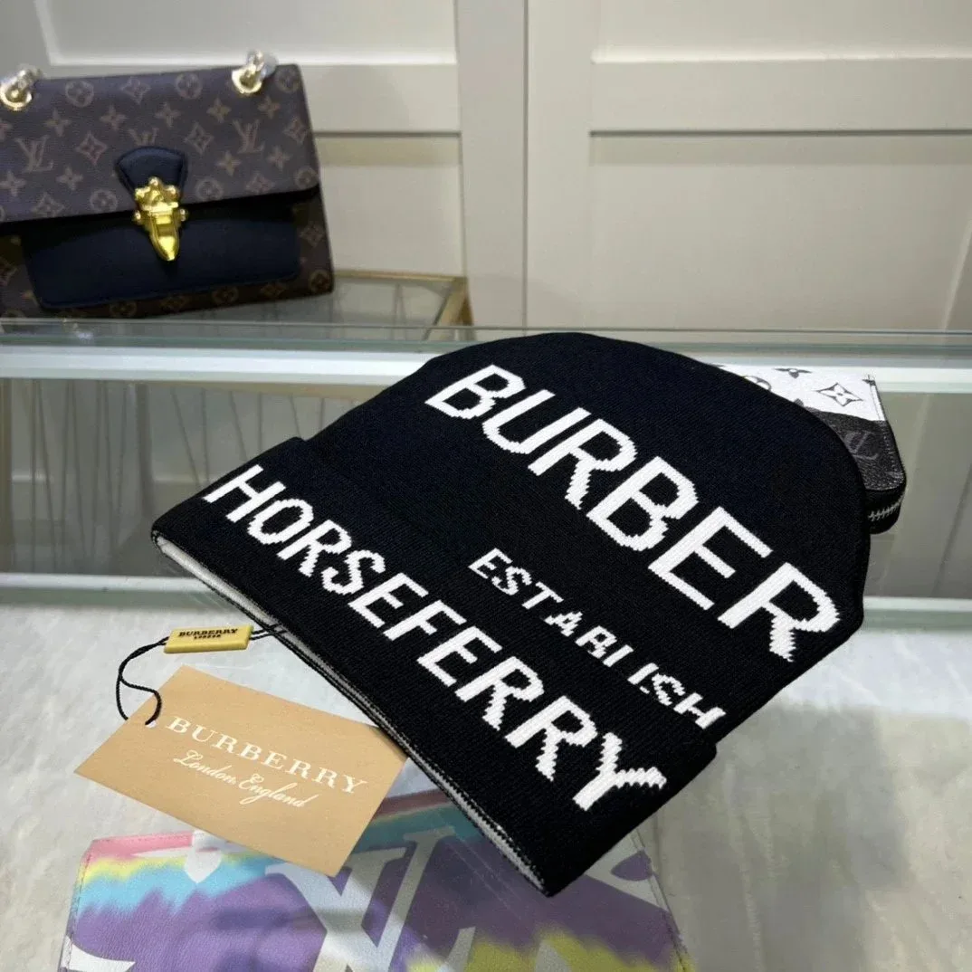 Burberry Black Horseferry Beanie