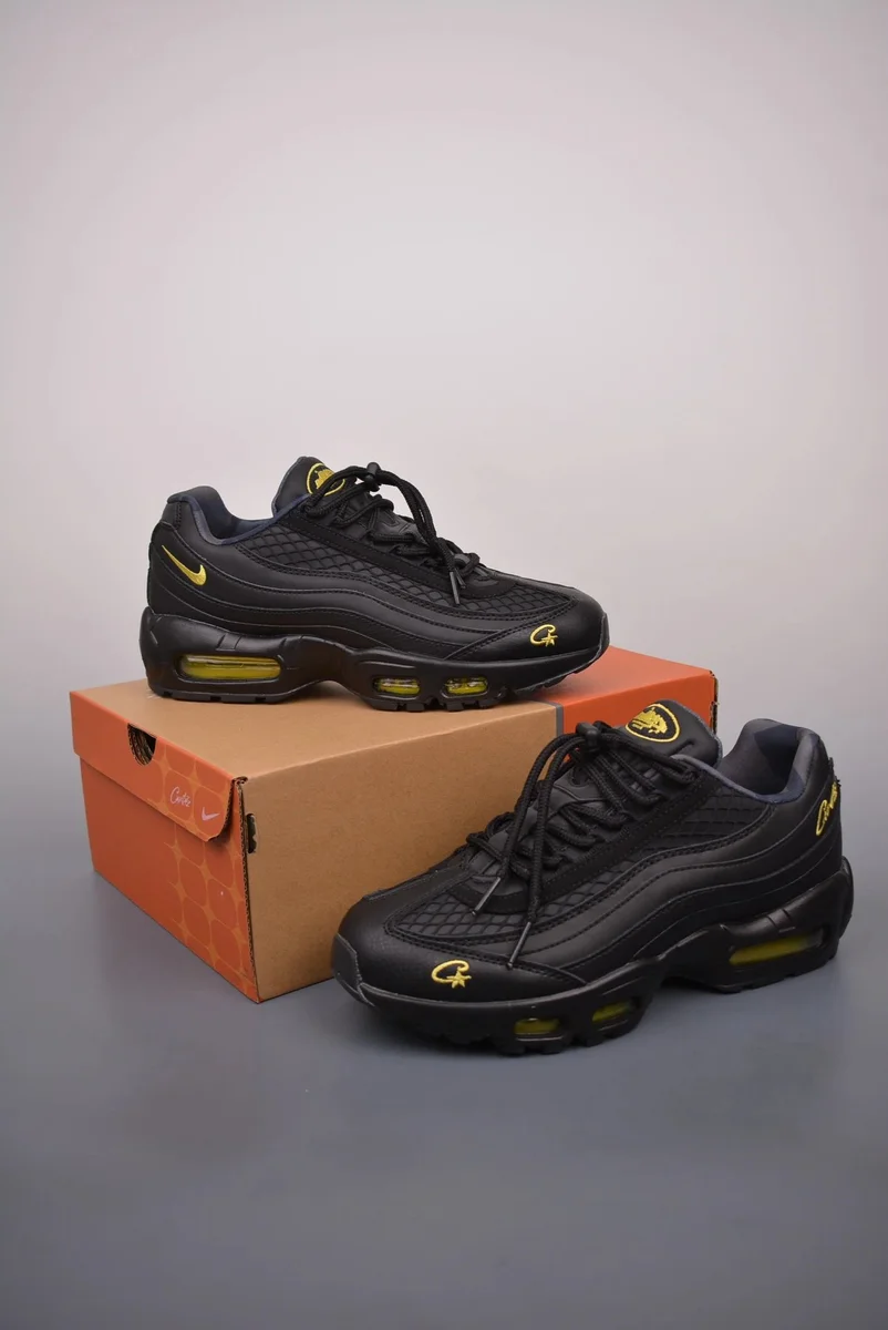 Nike Air Max 95 Triple Black Yellow Sneakers