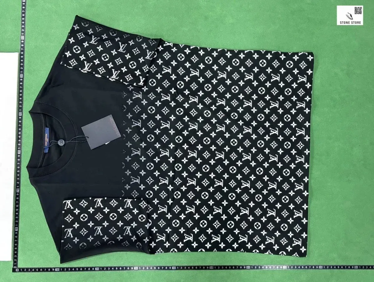 Louis Vuitton Classic Logo Black T-Shirt
