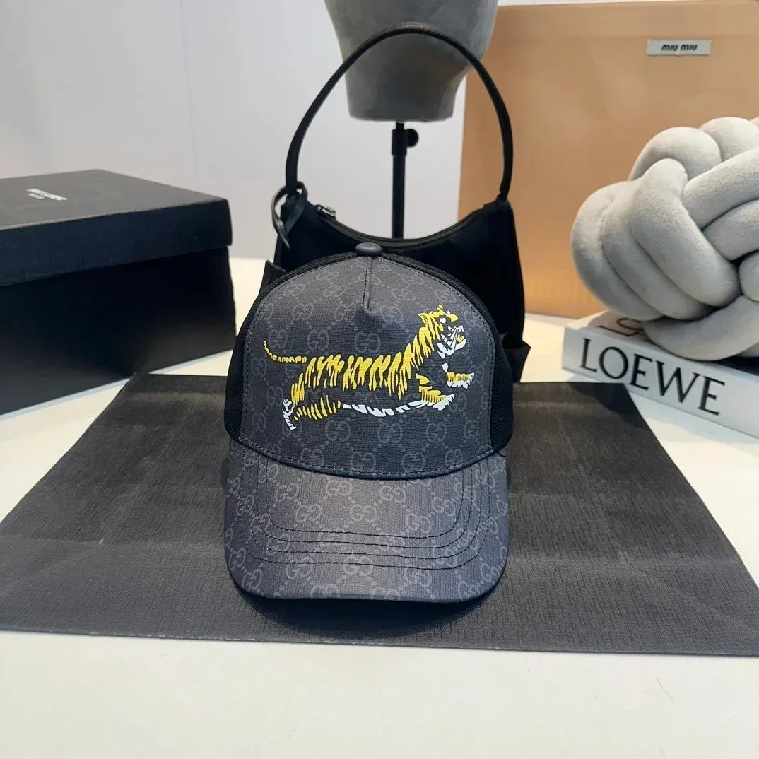 Gucci GG Tiger Cap Black/Gold Headwear