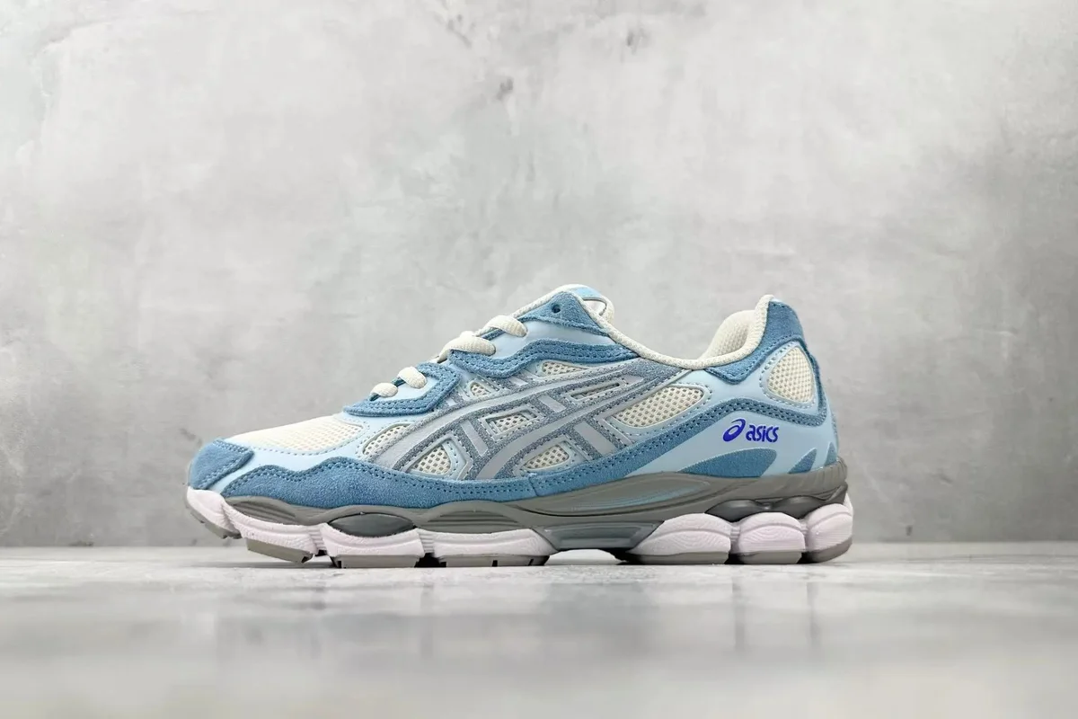 ASICS Gel-Nimbus 24 Sail/Blue Sneakers