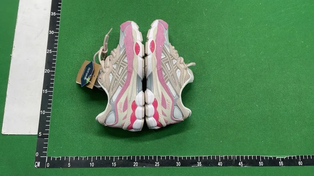 ASICS Gel-Nimbus 24 Pink Beige Sneakers
