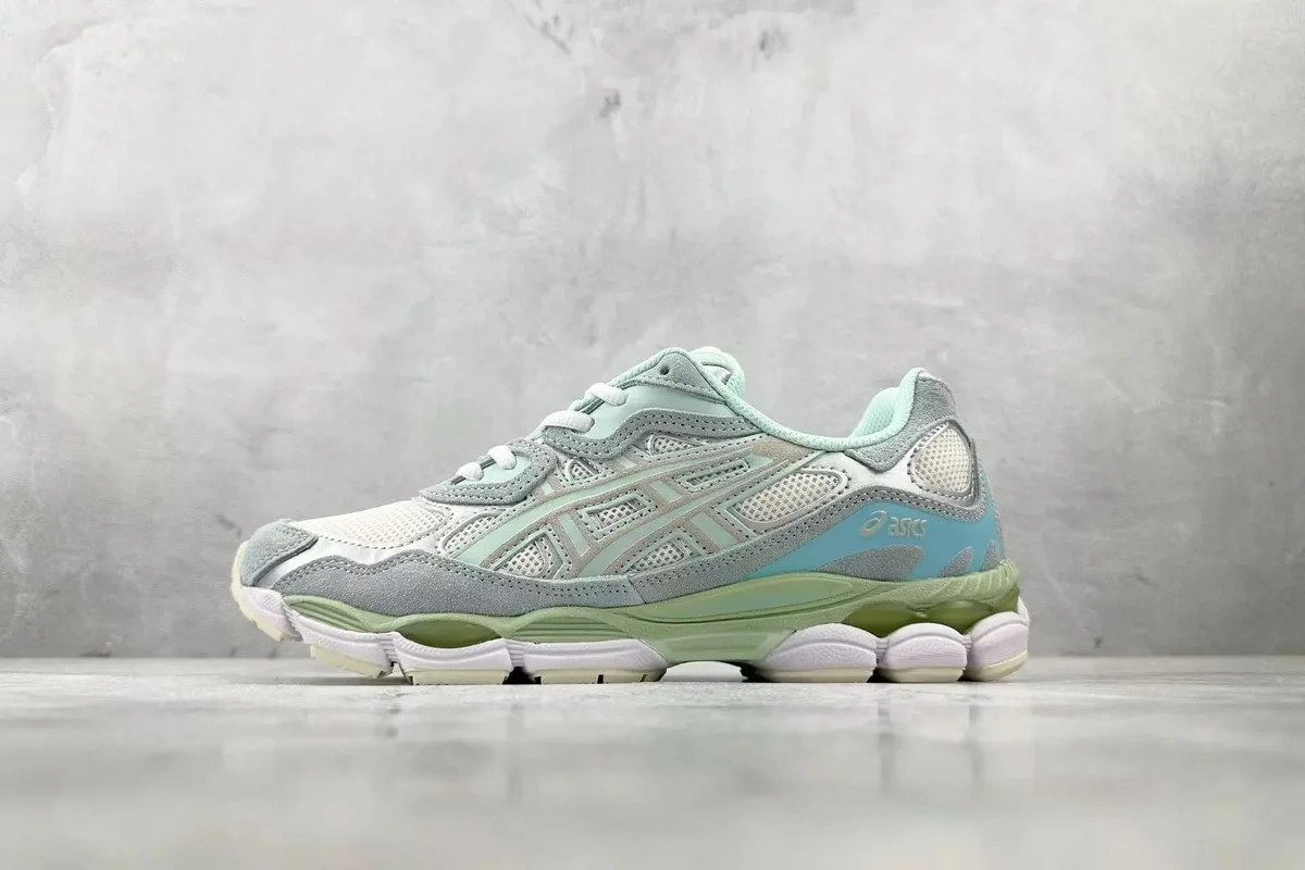 ASICS Gel-Nimbus 24 Mint Green Sneakers