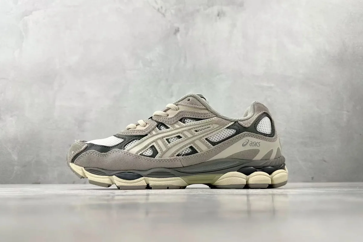 ASICS Gel-Nimbus 24 07 Sneakers