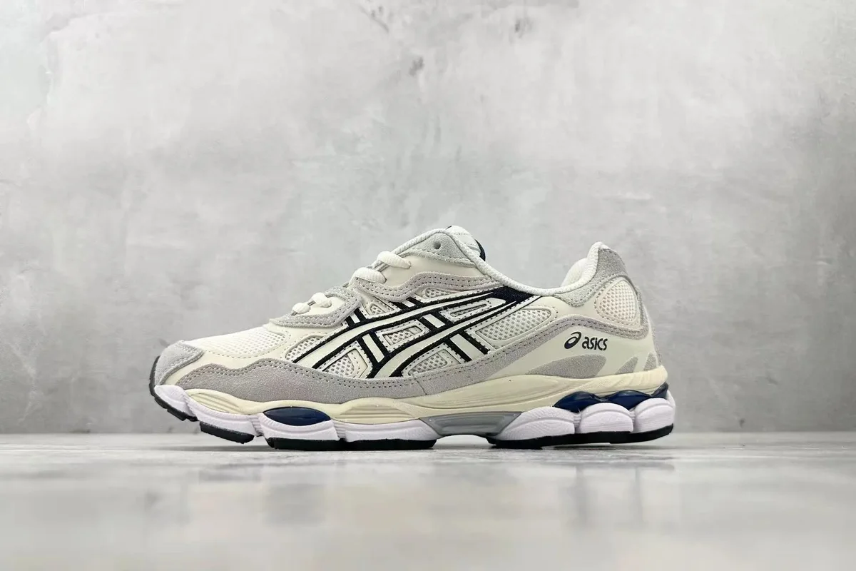 ASICS Gel-Nimbus 18 Sail/Black Sneakers