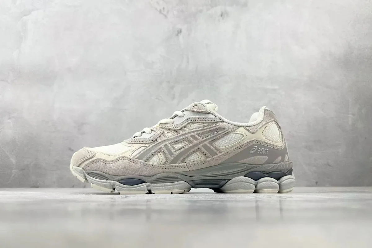 ASICS Gel-Nimbus 24 Sail/Cloud Grey Sneakers