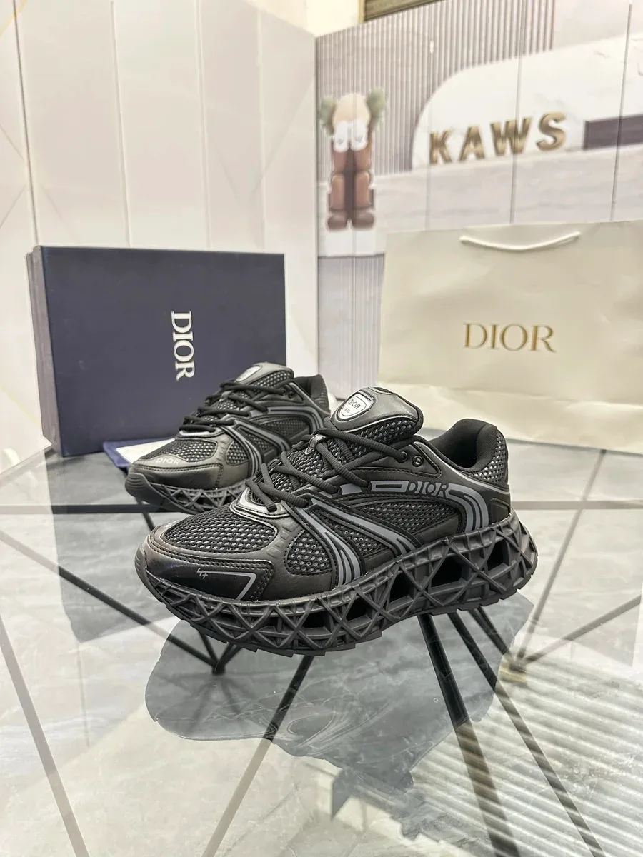 Dior Dior Book Tote B35 10 Black Sneakers