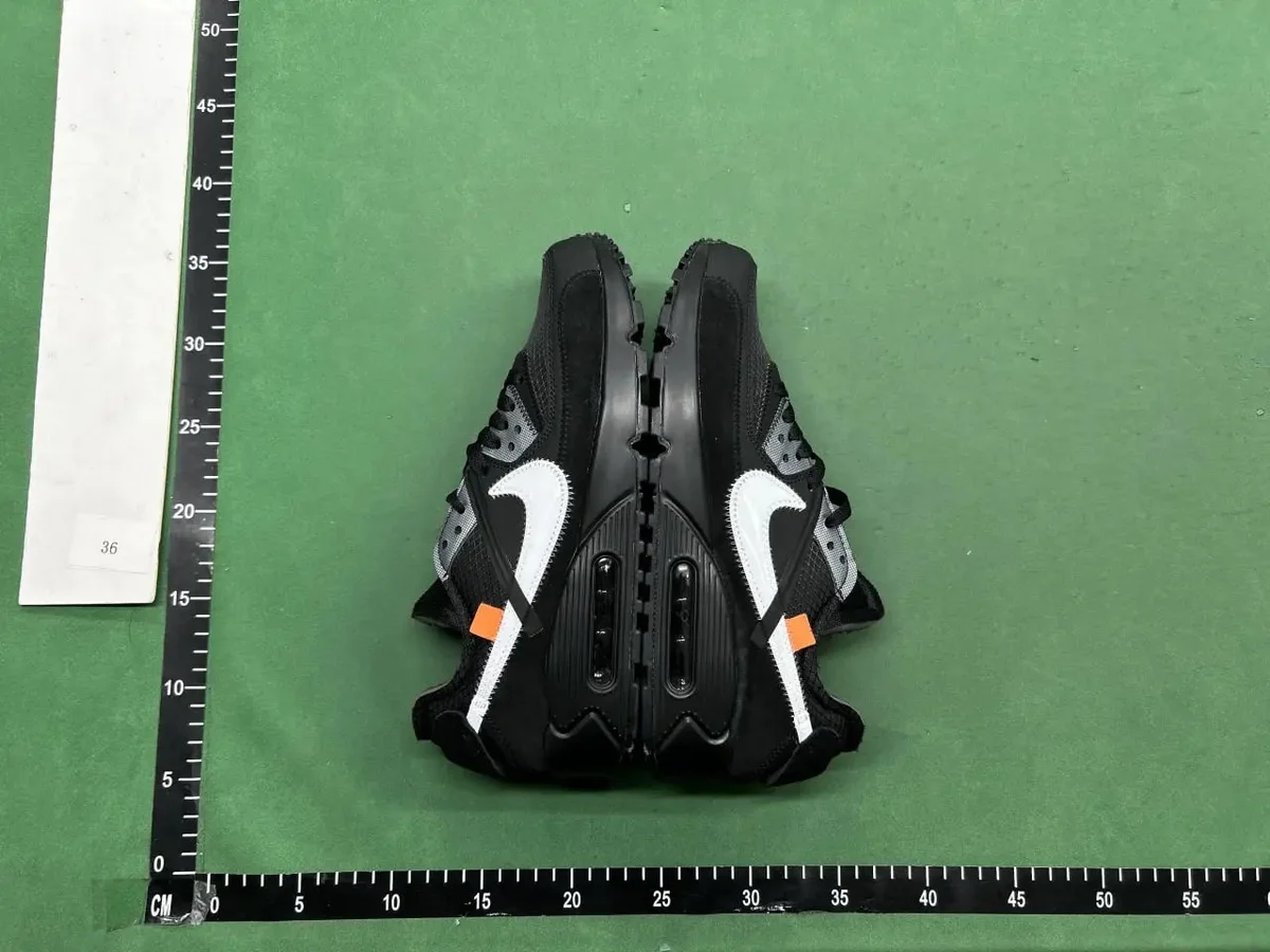 Nike Air Max 90 Triple Black Sneakers