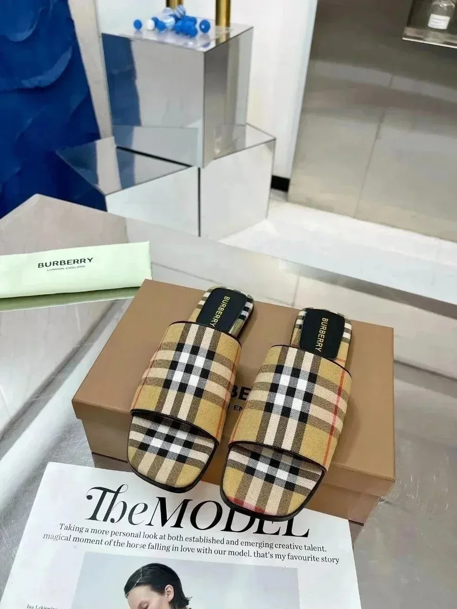 Burberry Burberry Classic Check Canvas Slippers Beige - 1