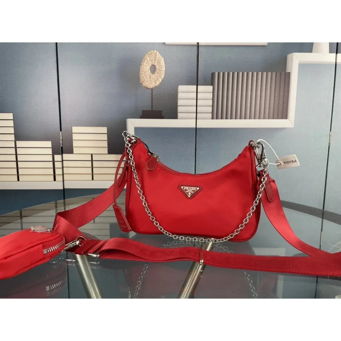 Prada Prada Re-Edition 051-9 Red Shoulder Bag Red