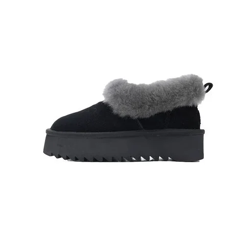 UGG Classic Short Black Sheepskin Winter Boots