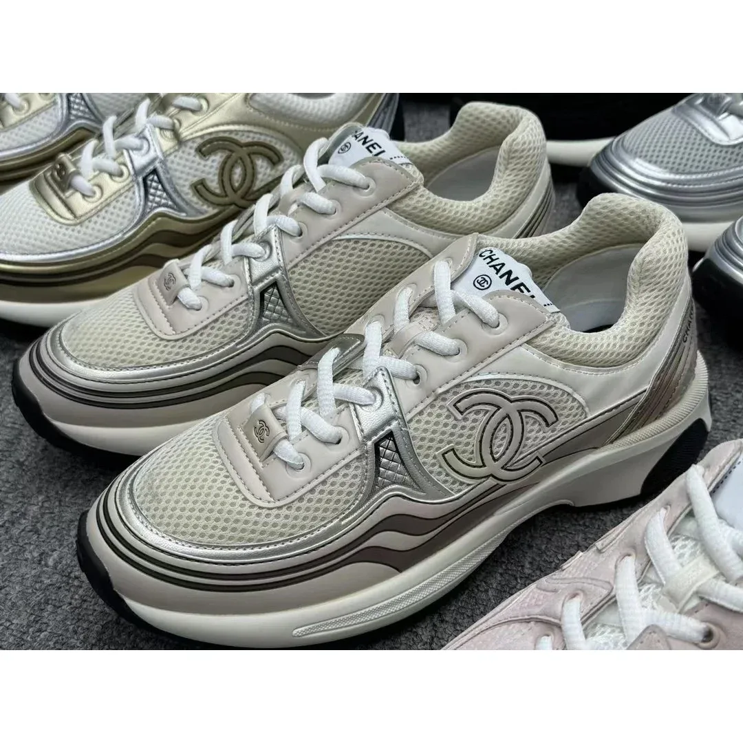Chanel Chanel Runners Beige/Silver Sneakers Beige