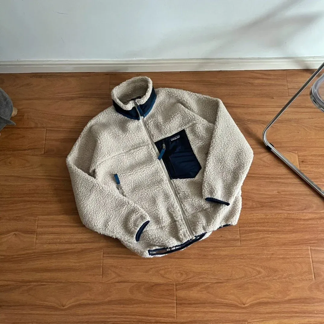 Patagonia Patagonia Classic Synchilla Beige/Navy Zip-Up Fleece Jacket Beige - 1