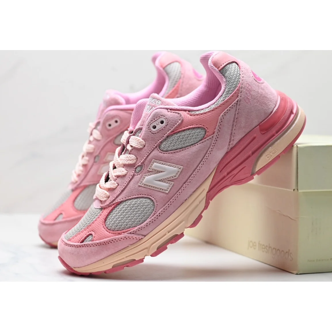 New Balance New Balance 990v6 Pink Sail Sneakers Pink