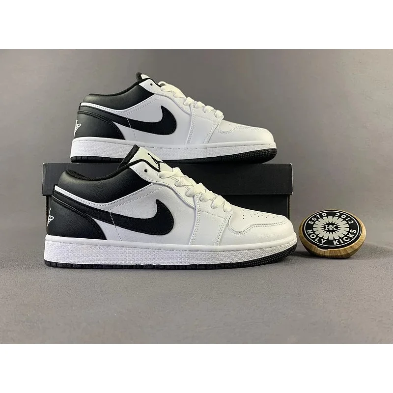 Nike Nike Air Jordan 1 Low Triple Black Sneakers Black - 1