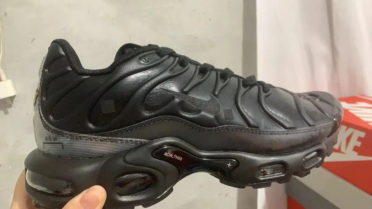 Nike Nike Air Max Tuned Air Triple Black Sneakers Black - 1