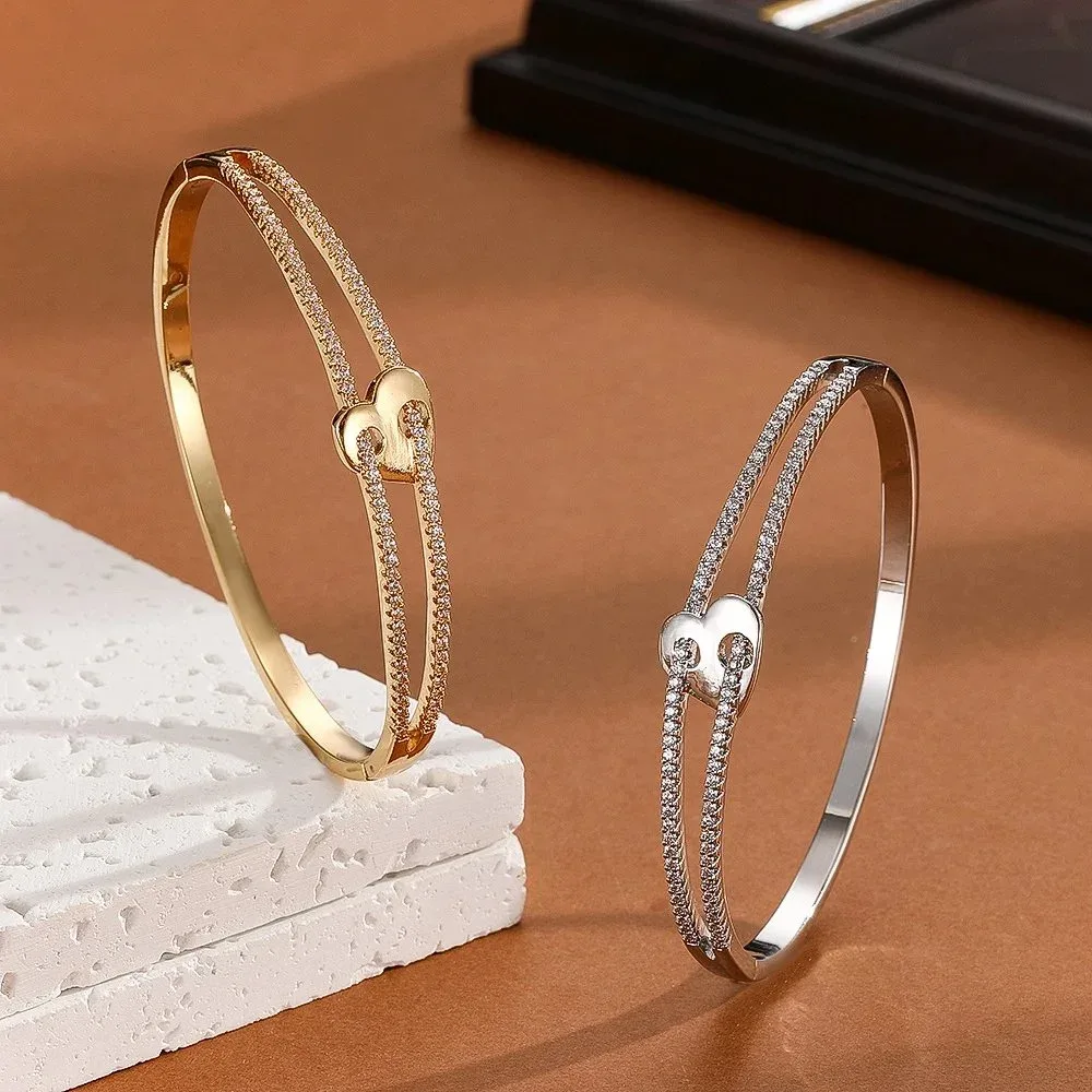 Other 18K Gold Heart Bangle Bracelet Gold - 1