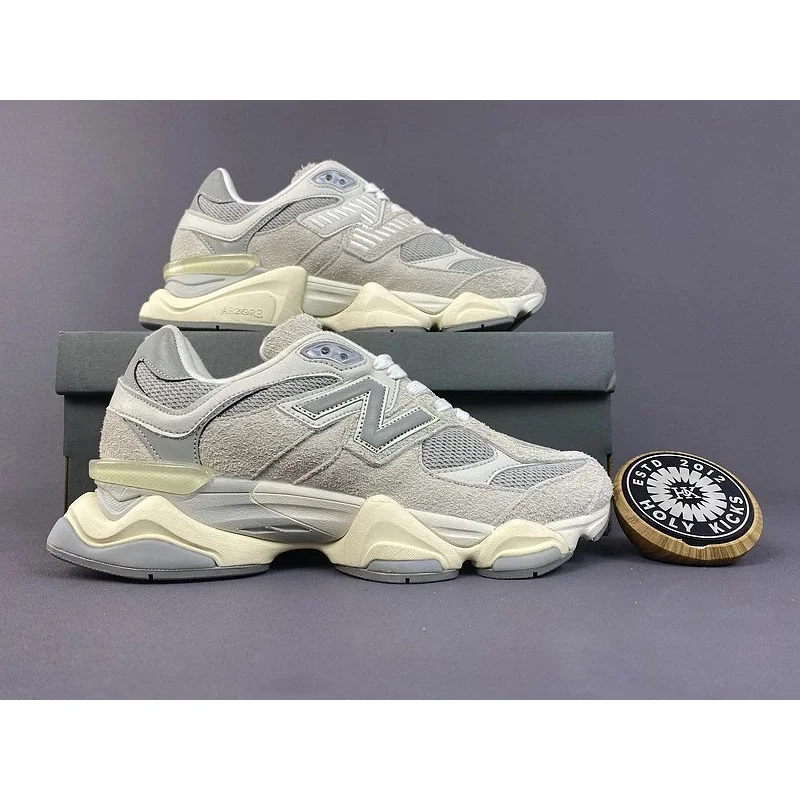 New Balance New Balance 2002R Light Grey/Beige Sneakers Grey