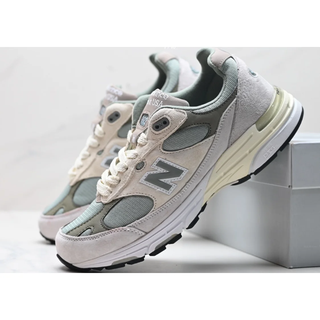 New Balance New Balance 990v3 327 Sail/Sea Mist Sneakers Grey