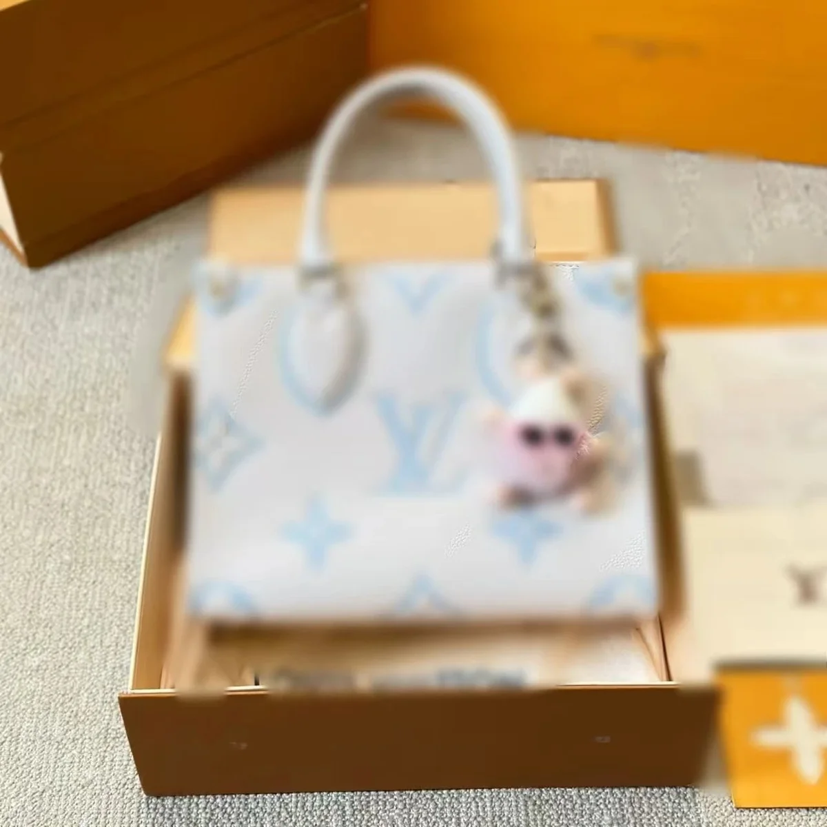 Louis Vuitton Louis Vuitton Pochette Monogram Blue Handbag White