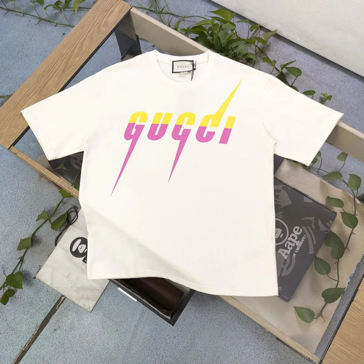 Gucci Gucci Classic Logo T-Shirt White/Pink Yellow White - 1