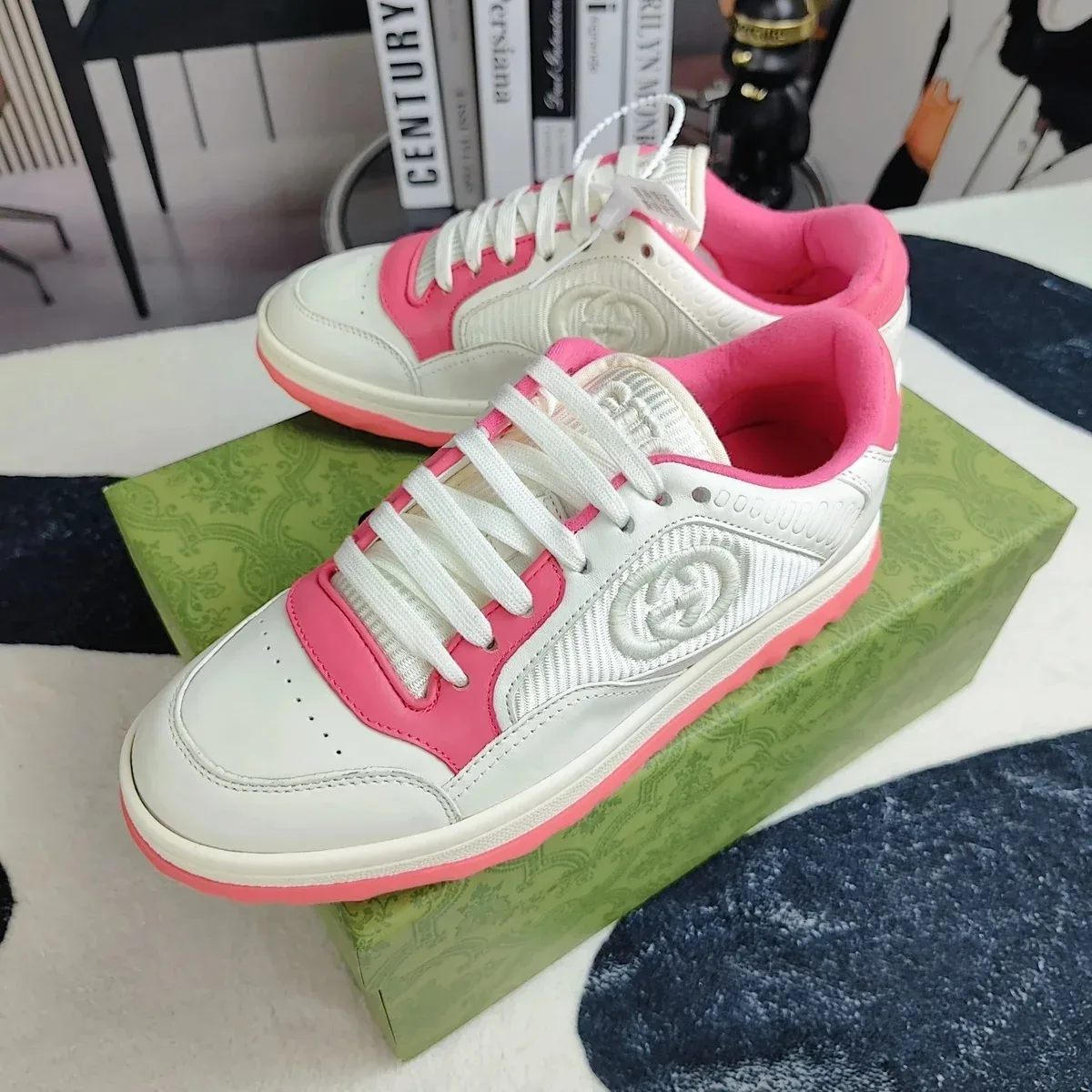 Gucci Gucci Interlocking G White/Pink Sneakers White