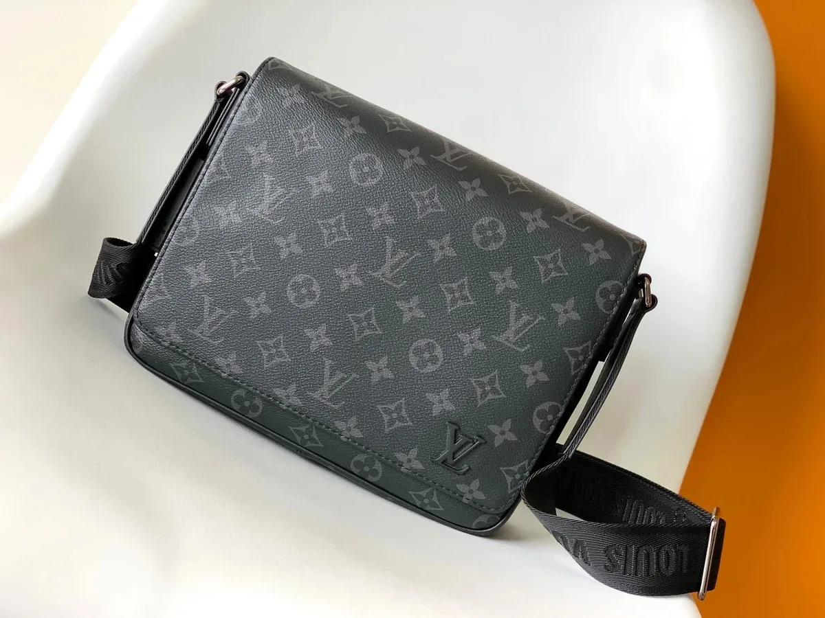 Louis Vuitton Louis Vuitton Monogram Black Shoulder Bag Black