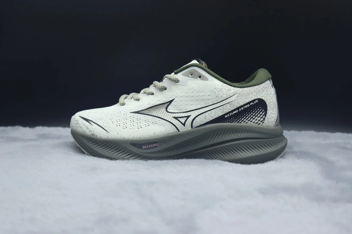 Mizuno Mizuno Wave Rider Astro Plus White/Green Sneakers White
