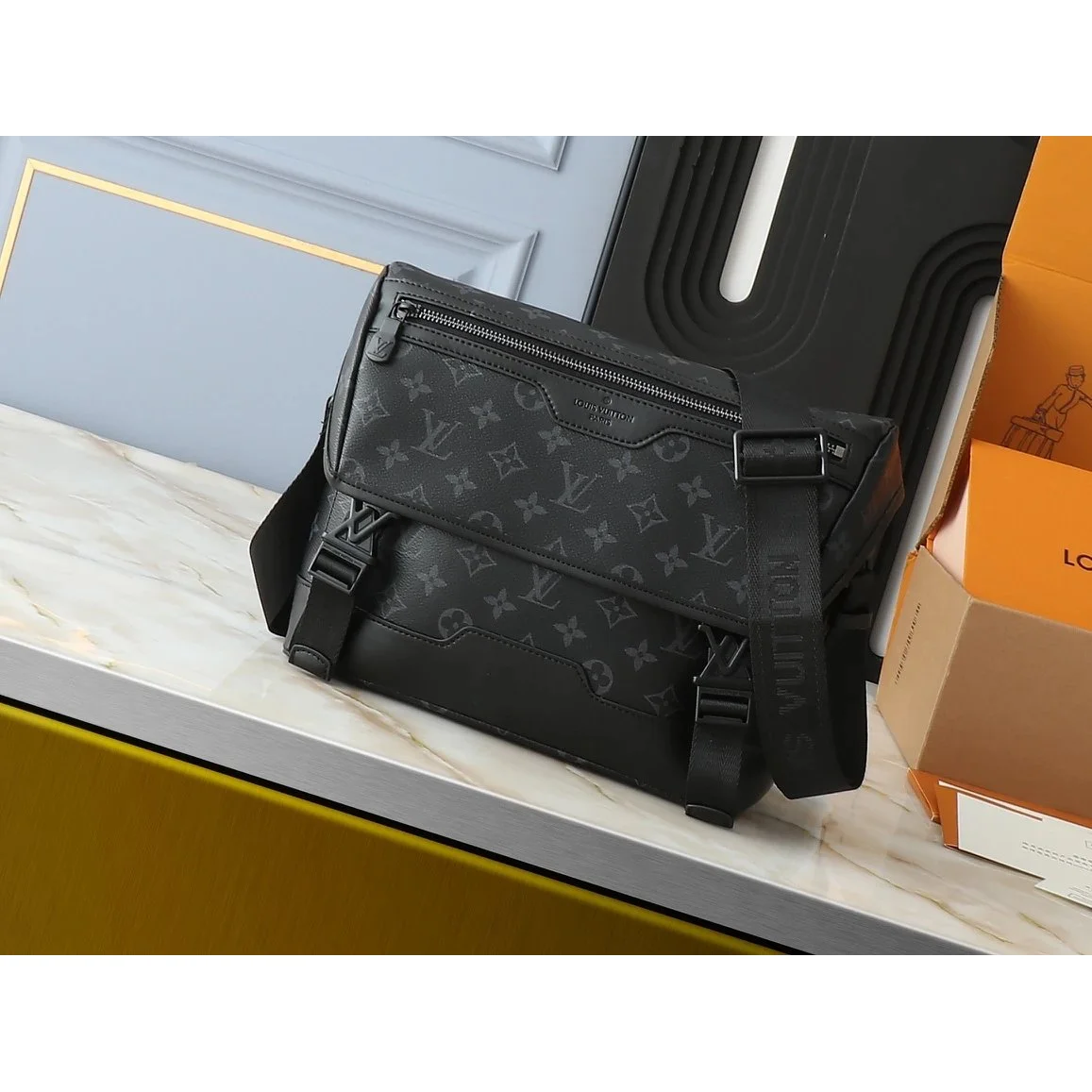 Louis Vuitton Louis Vuitton Neverfull Monogram Messenger Bag Black Black