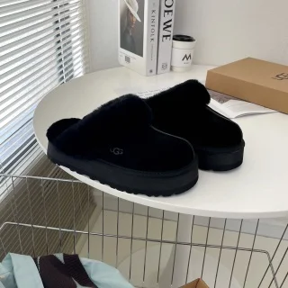 UGG UGG Classic Short Black Slippers Black