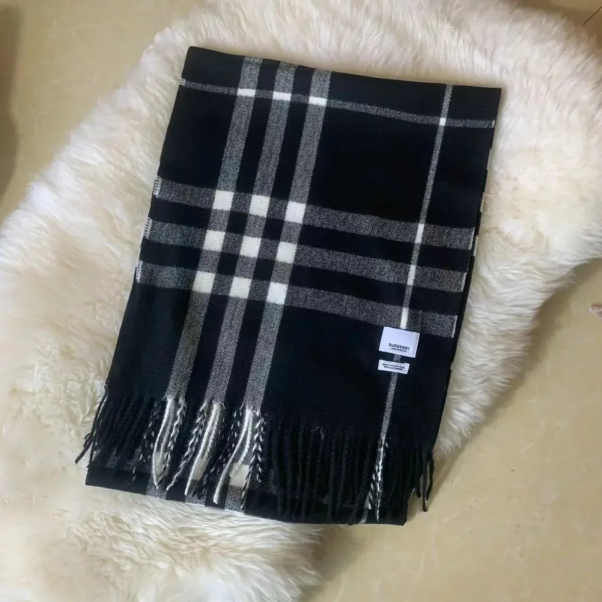 Burberry Burberry Vintage Check Black Scarf Black