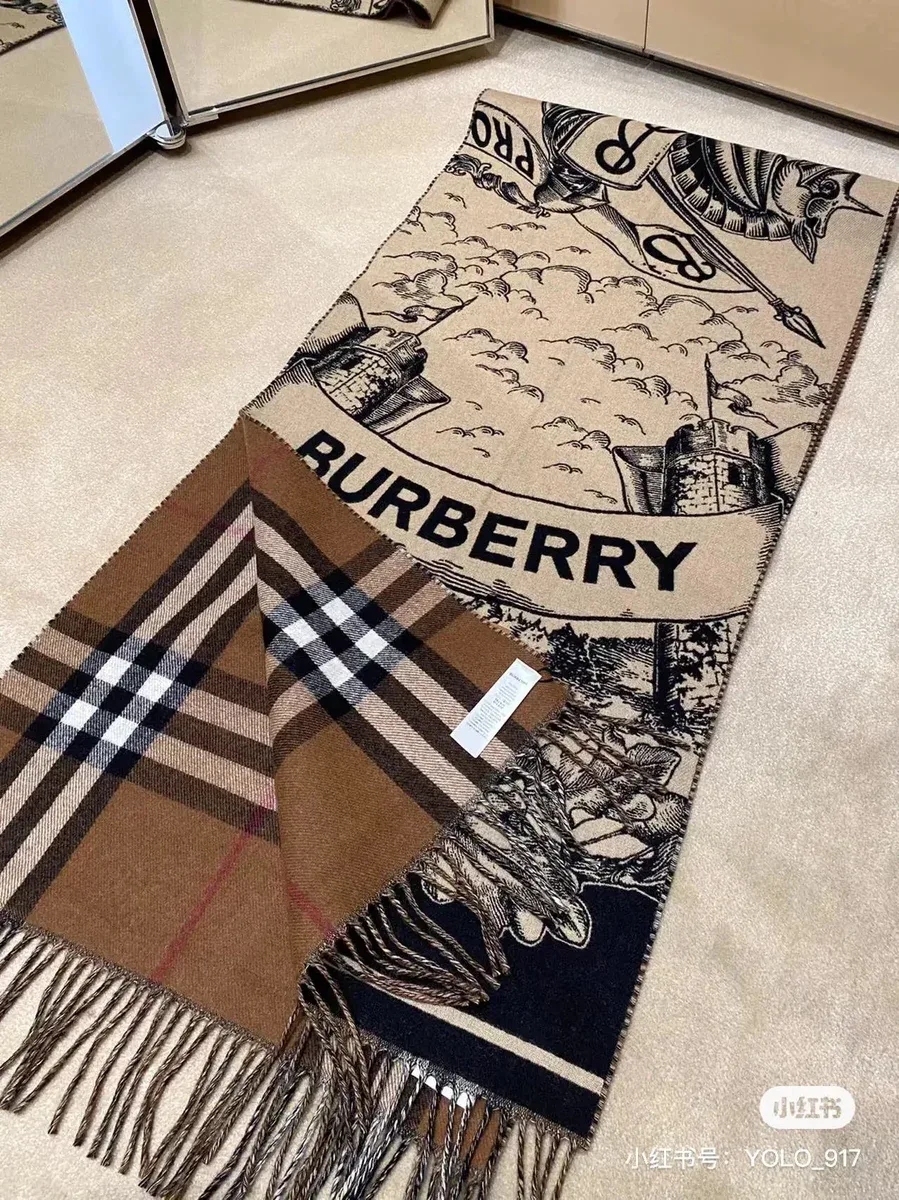 Burberry Burberry Classic Check Beige Scarf Beige