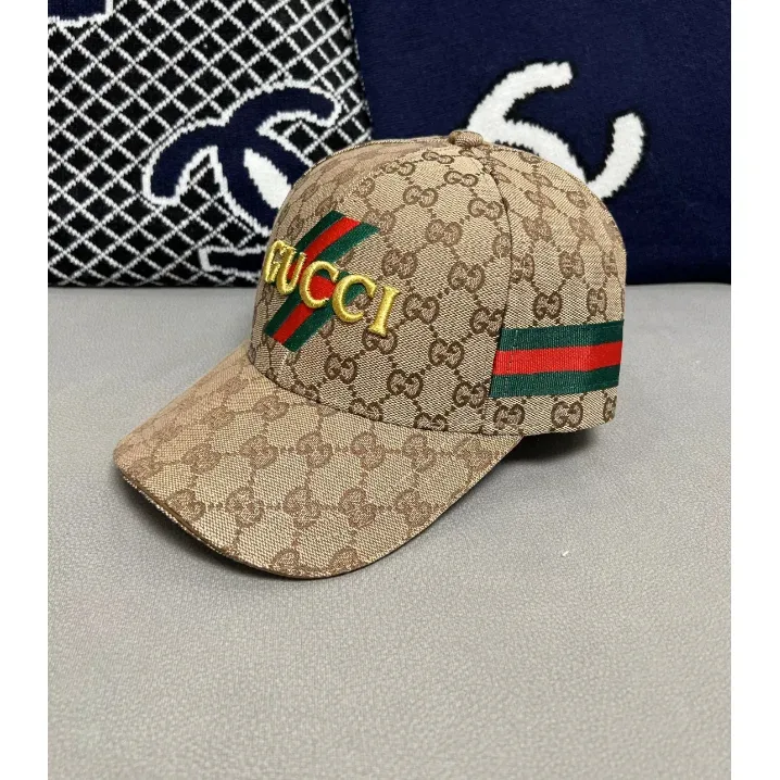 Gucci Gucci Beige Monogram Cap Beige