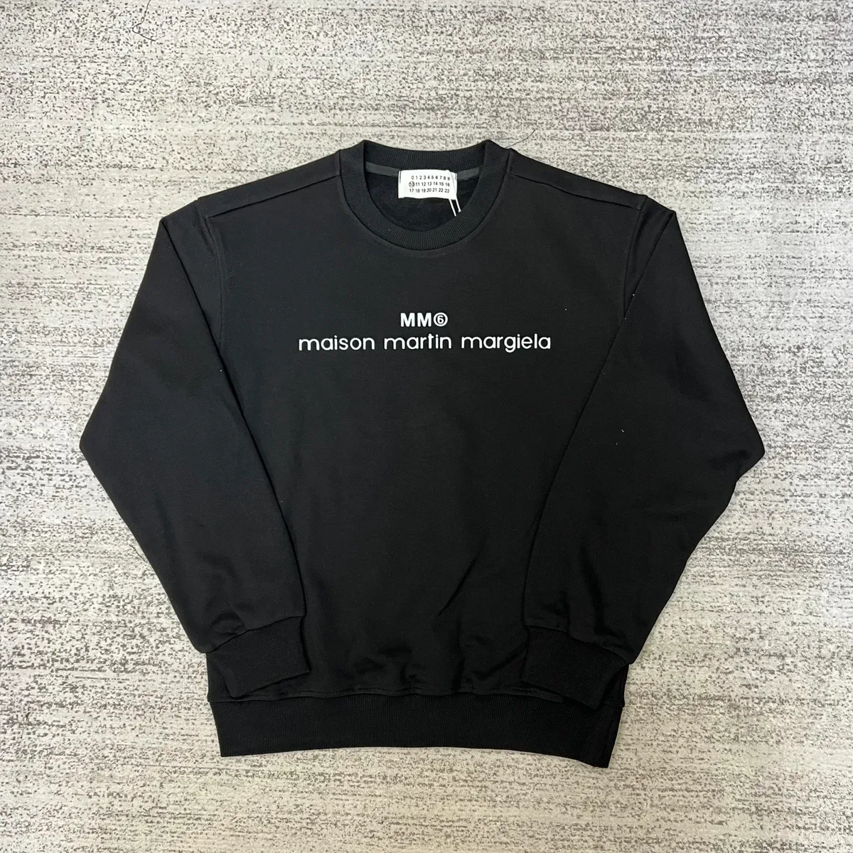 Maison Margiela Maison Margiela MM6 Black Logo Crewneck Sweatshirt Black - 1