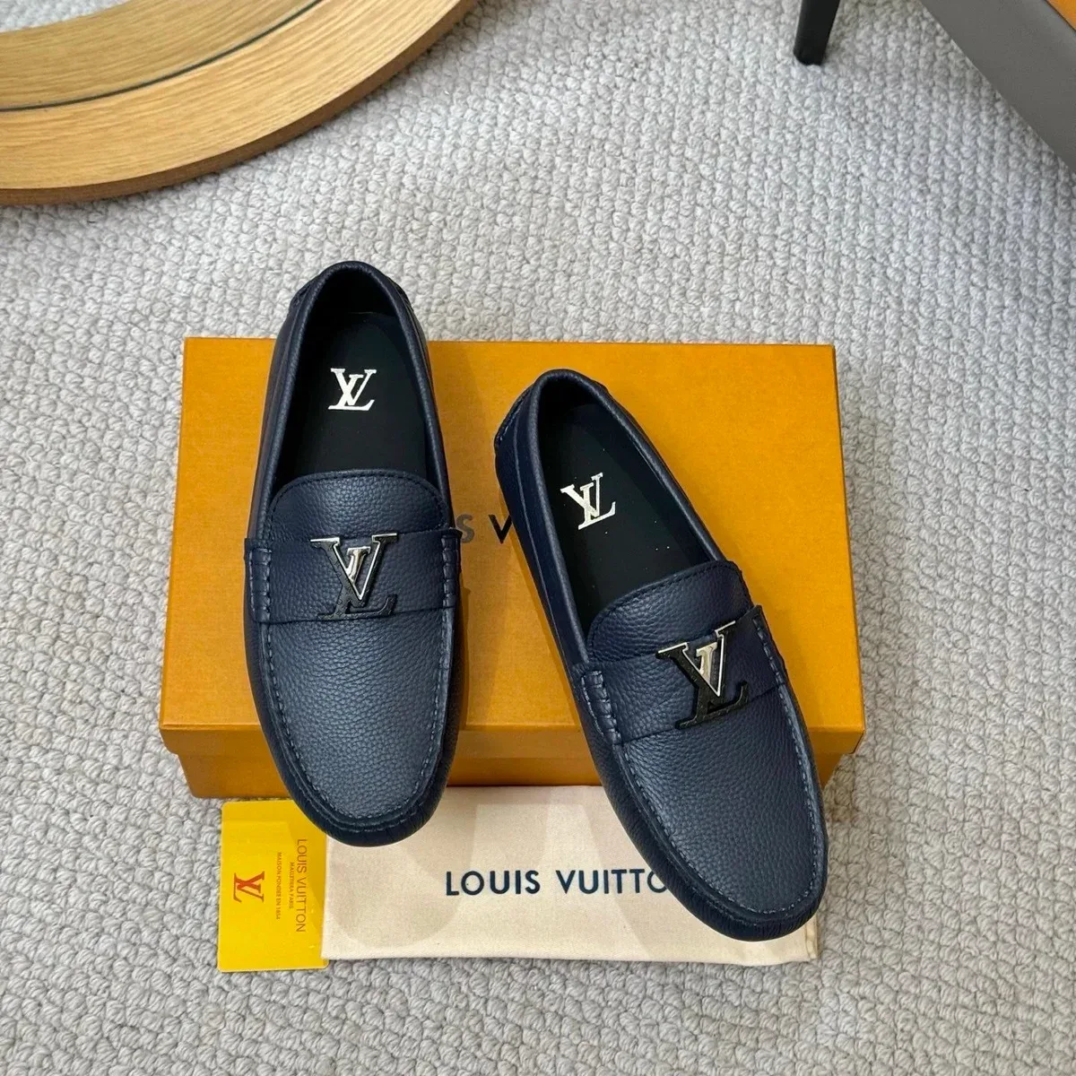Louis Vuitton Tabi LV mocassini con logo in pelle blu marino
