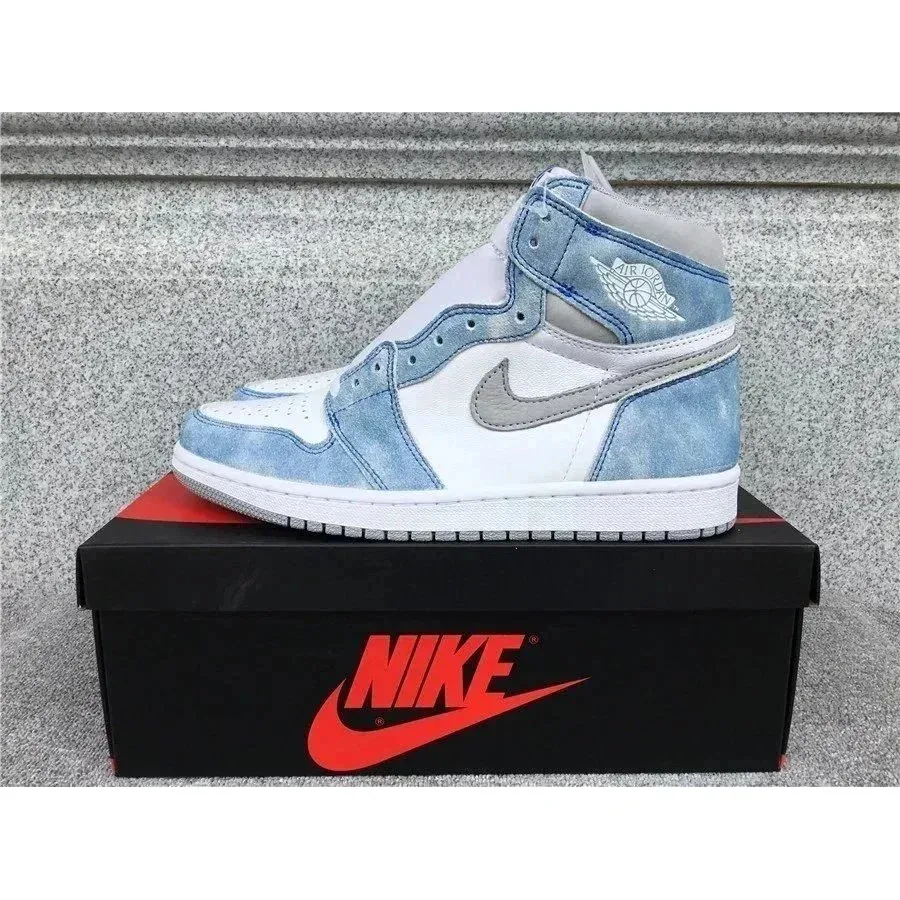 Nike Nike Air Jordan 1 Sail/University Red Sneakers Blue - 1
