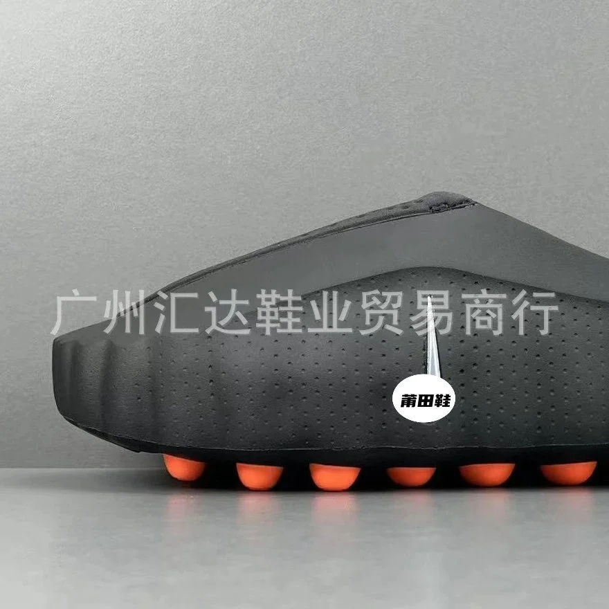 Nike Nike Shox R4 HQ4307-001 Black Orange Sneakers Black - 1