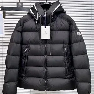 Moncler Maya jaqueta preta