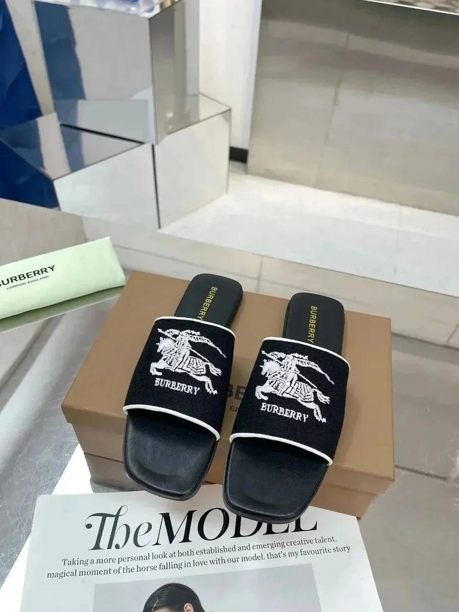Burberry Burberry Knight Embroidered Slides Black Sandals Black - 1