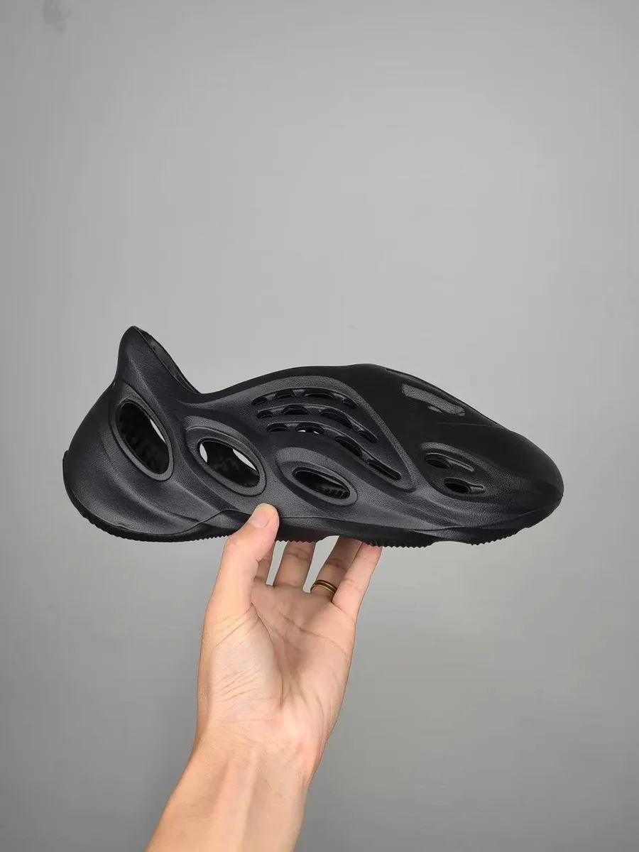 Adidas Adidas Yeezy 700 Triple Black Sneakers Black - 1