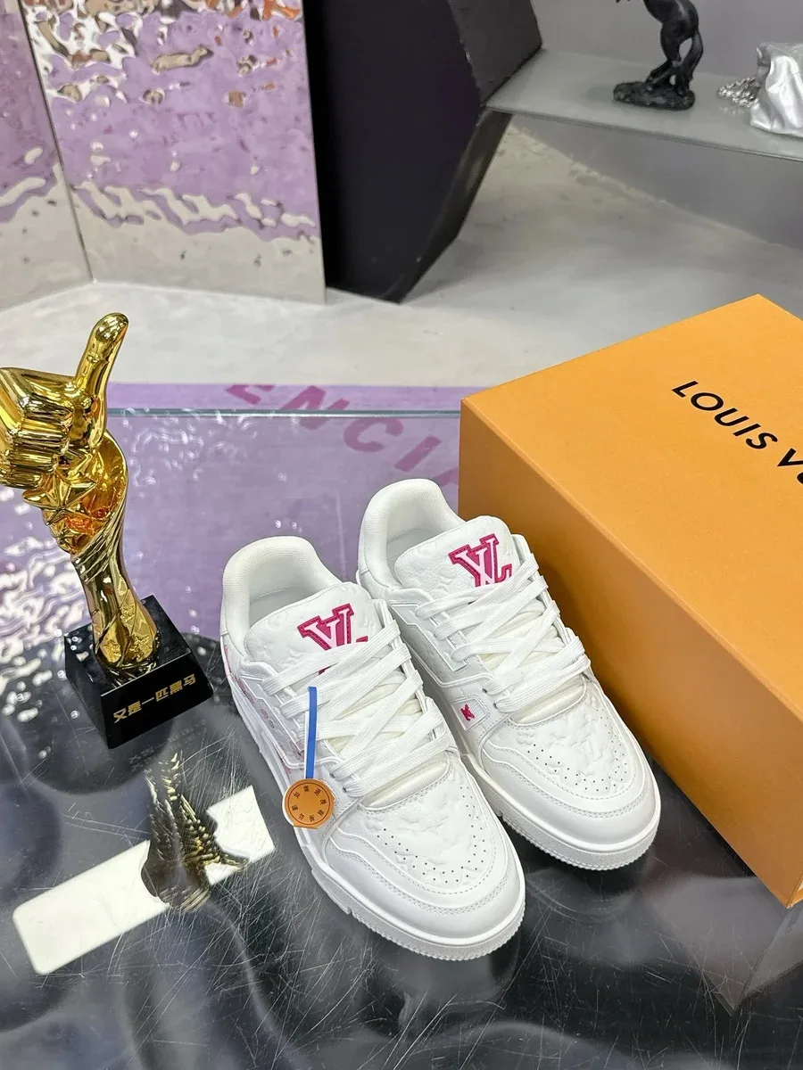 Louis Vuitton Louis Vuitton Tabi White/Pink Sneakers White
