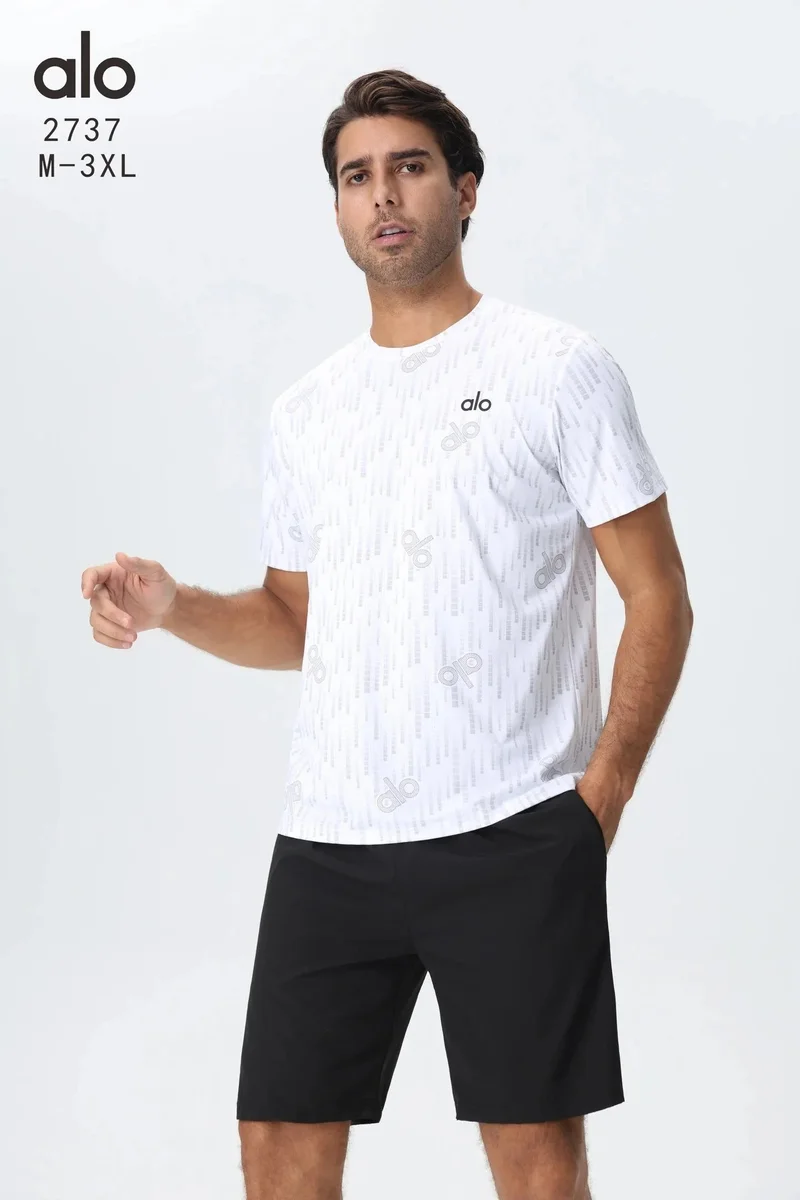 Alo Yoga Alo 2737 White Graphic T-Shirt Shorts Set White - 1