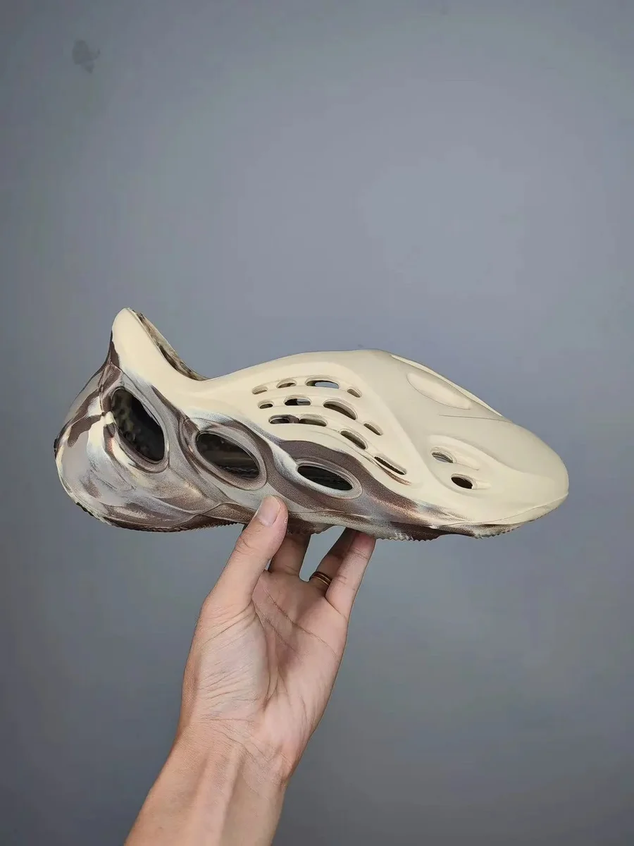 Adidas Adidas Yeezy 700 White Brown Sneakers Beige - 1
