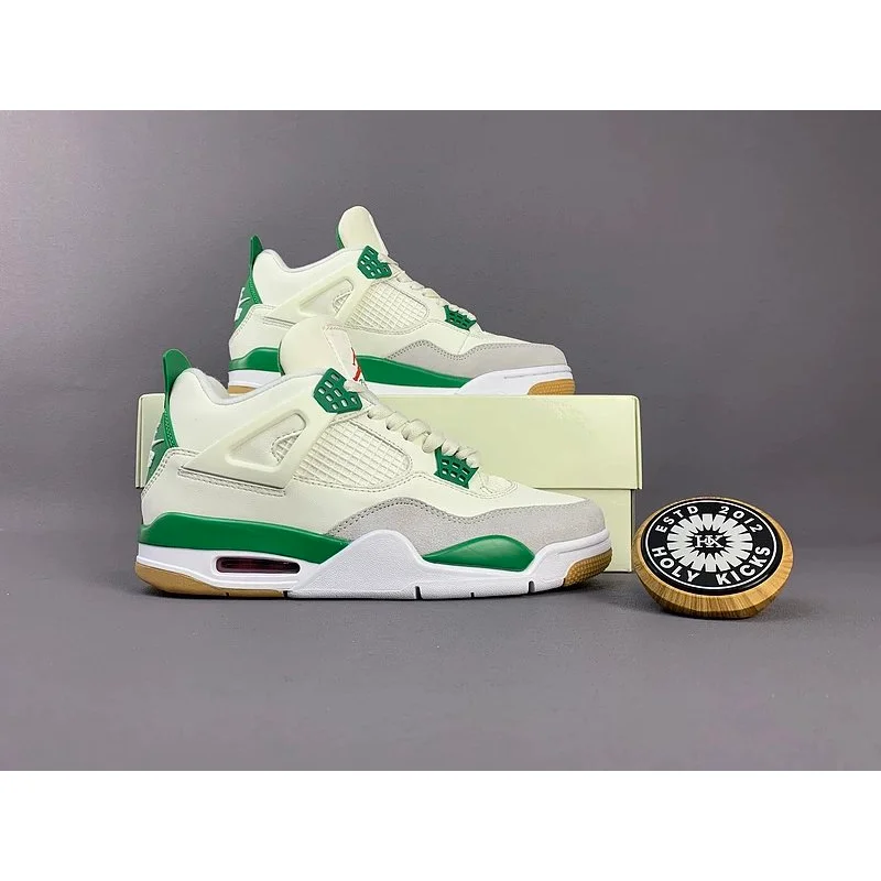 Nike Nike Air Jordan 4 Sail/Green Sneakers Green - 1