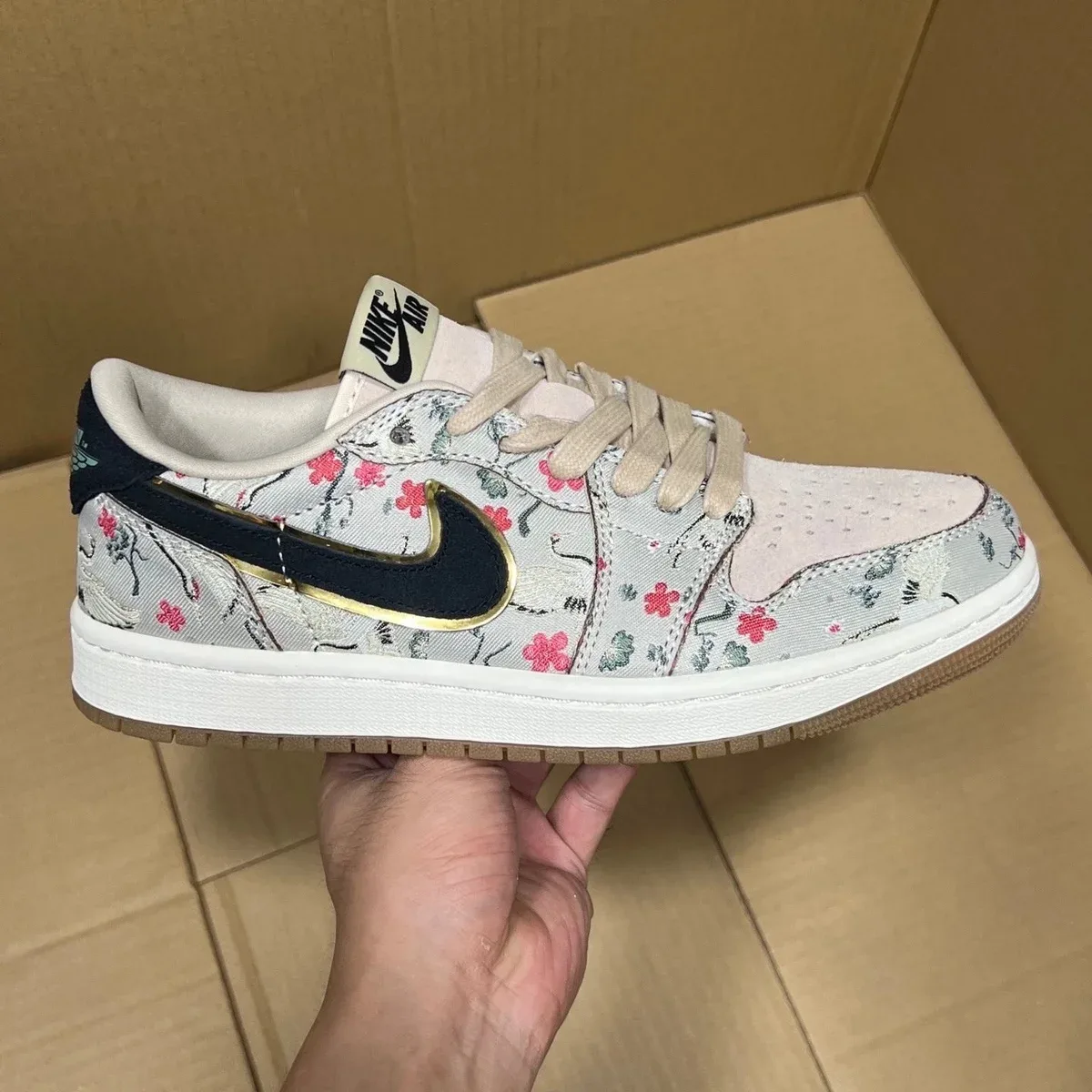 Nike Nike Air Jordan 1 Beige Floral Print Sneaker Multicolor
