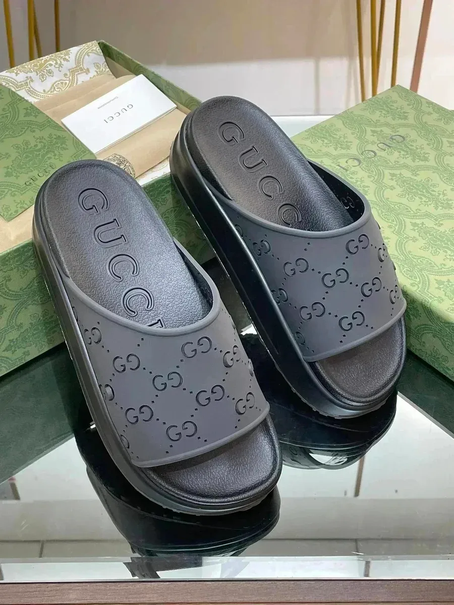 Gucci Gucci GG Supreme Slides Grey Grey