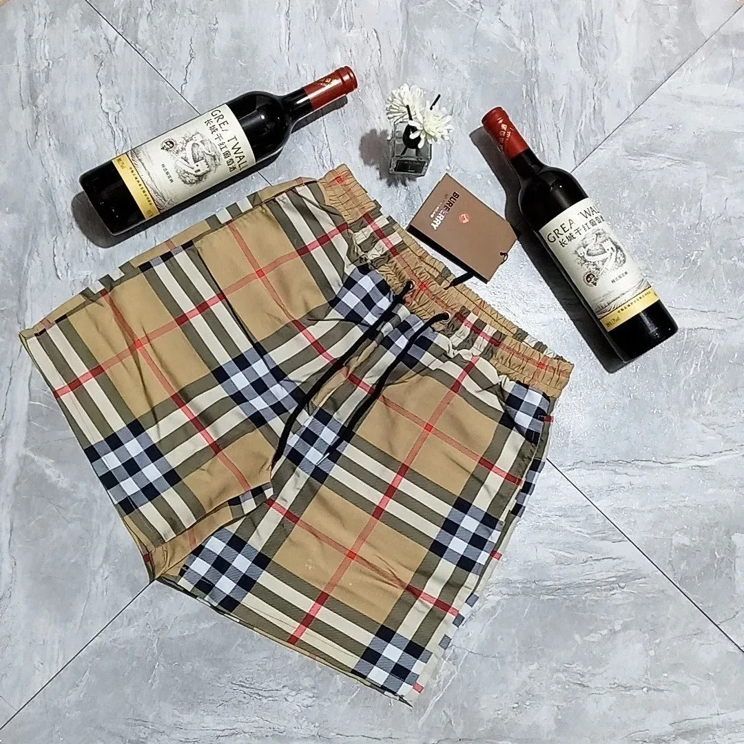 Burberry Burberry Vintage Check Beige/Red/Blue Check Shorts Beige