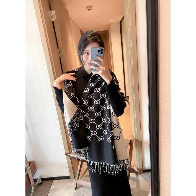 Gucci Gucci GG Marmont C-5 Black Scarf Black - 1
