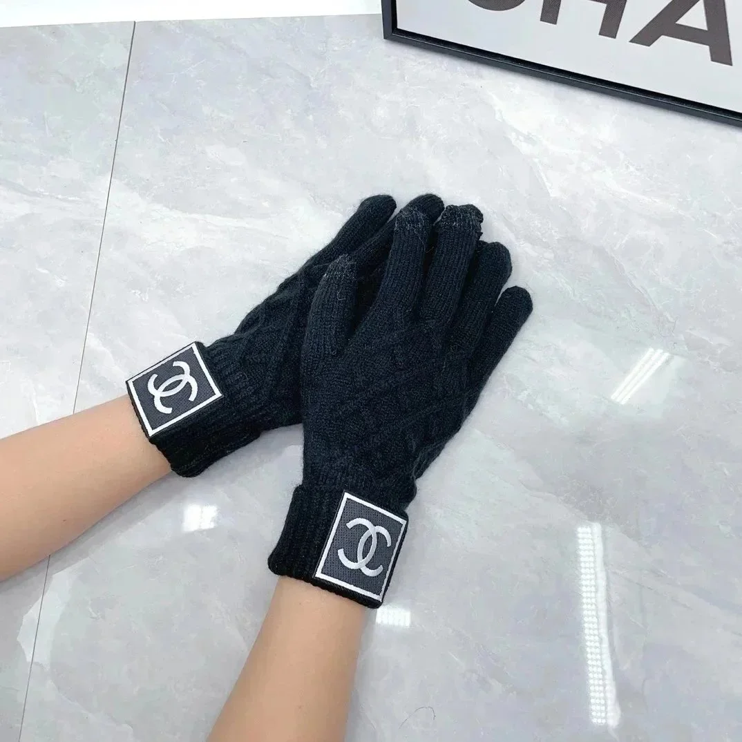 Chanel Chanel CC Logo Black Gloves Black