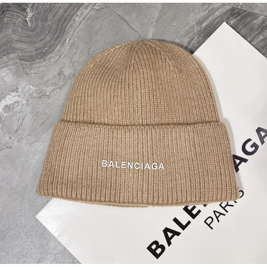 Balenciaga Balenciaga B-4 Beige Logo Beanie Beige - 1